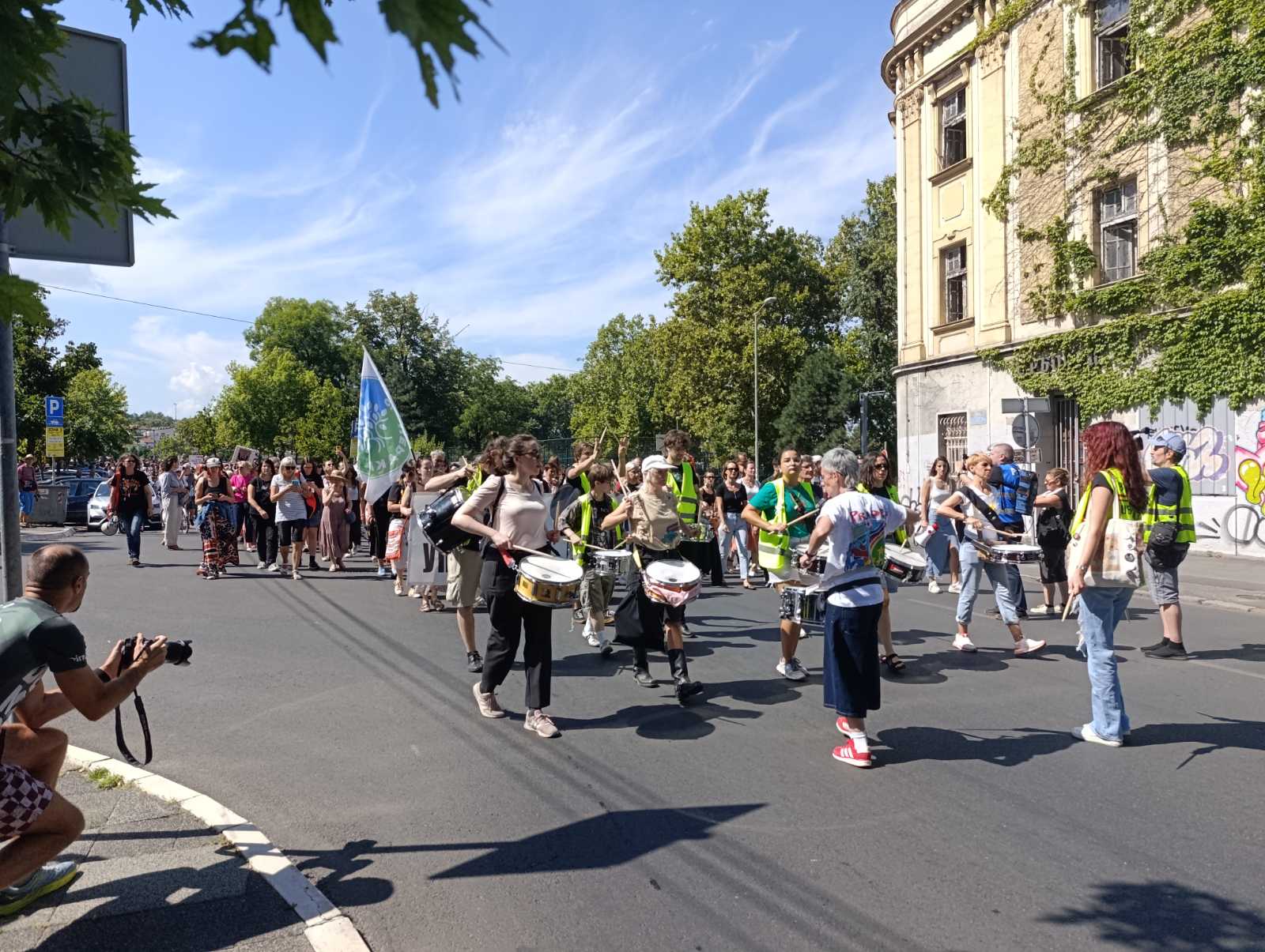 Protest "Sve smo mi Nikolina": Završeno okupljanje ispred Vlade, najavljena predaja zahteva za smenu Marka Krička (FOTO, VIDEO) 4