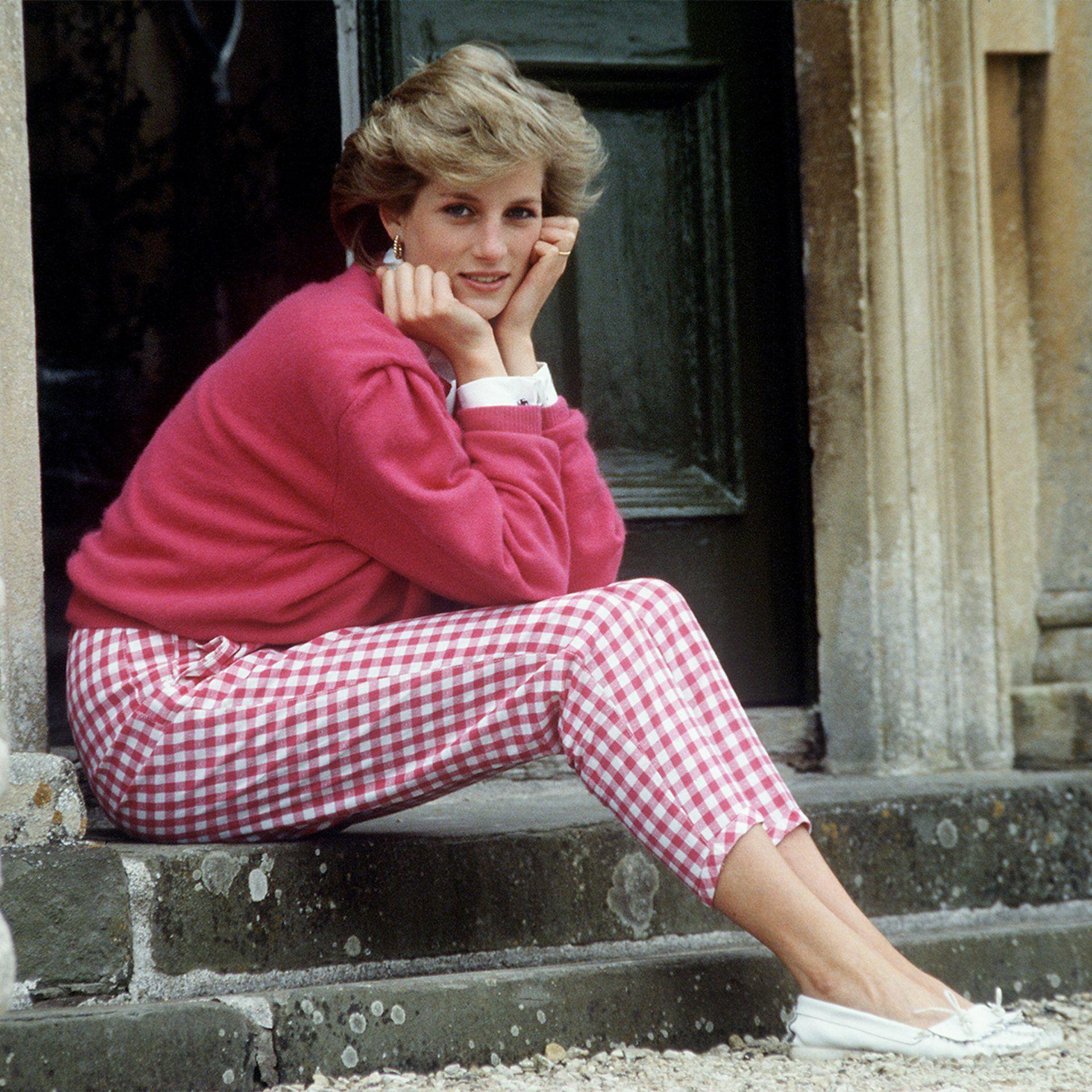 'Staromodna romansa deluje kao nešto posebno': Šta je kontroverzni tretman princeze i zašto je Generacija Z opsednuta njim? 2 Ameriku već dugo zanimaju članice kraljevske porodice, pogotovo pokojna Dajana, princeza od Velsa