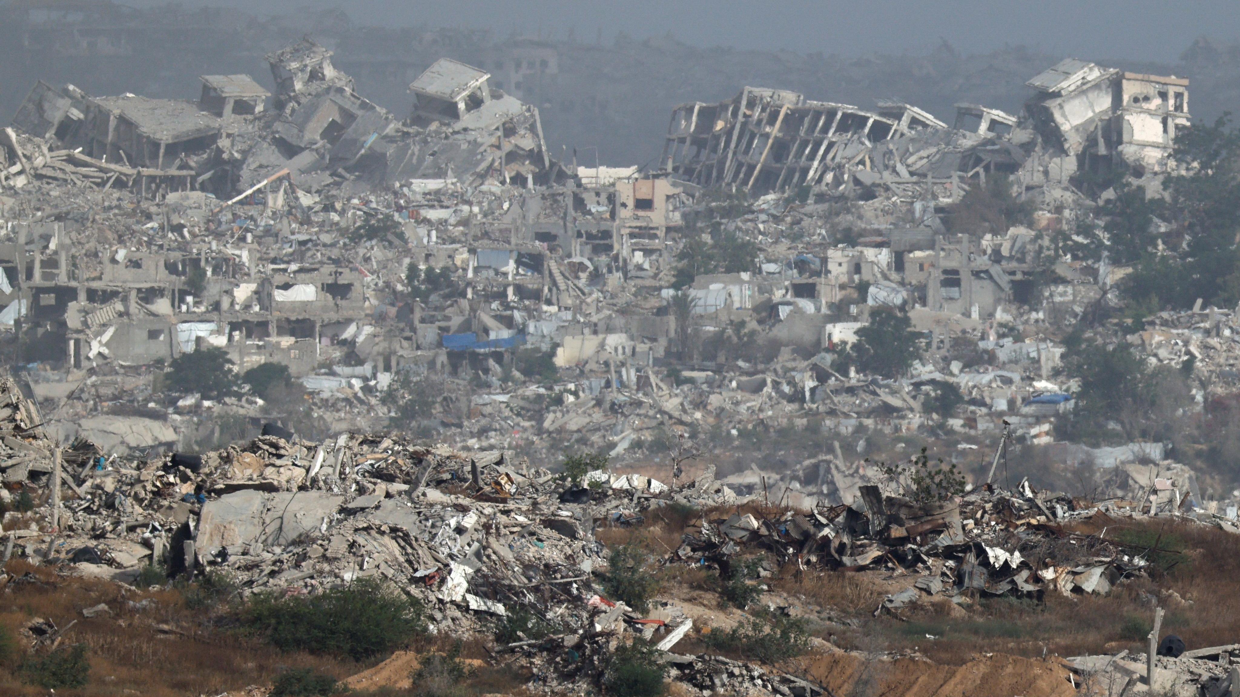 Gaza posle rata... Ko će se nositi sa 'bezbednosnom noćnom morom' 1 Pogled na razaranja u severnoj Gazi, snimljeno iz Izraela 27. maja