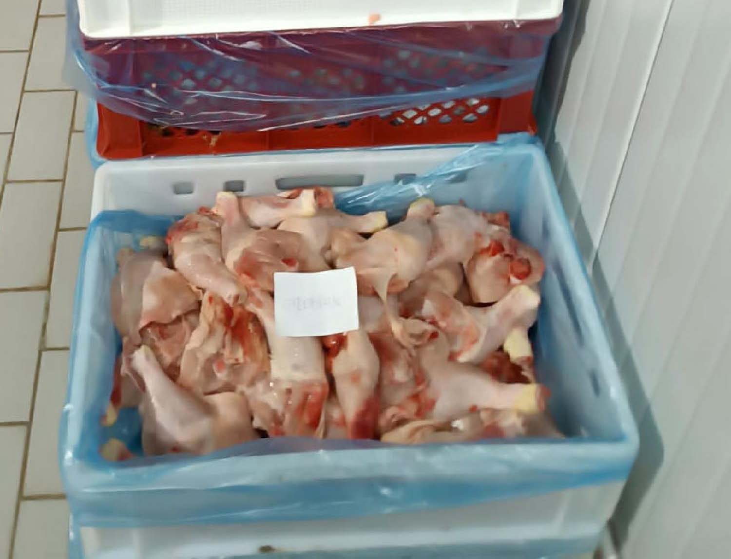 Kruševačka policija sprečila promet 40 tona piletine zaražene salmonelom (FOTO) 3 Kruševačka policija sprečila promet 40 tona piletine zaražene salmonelom (FOTO) 3