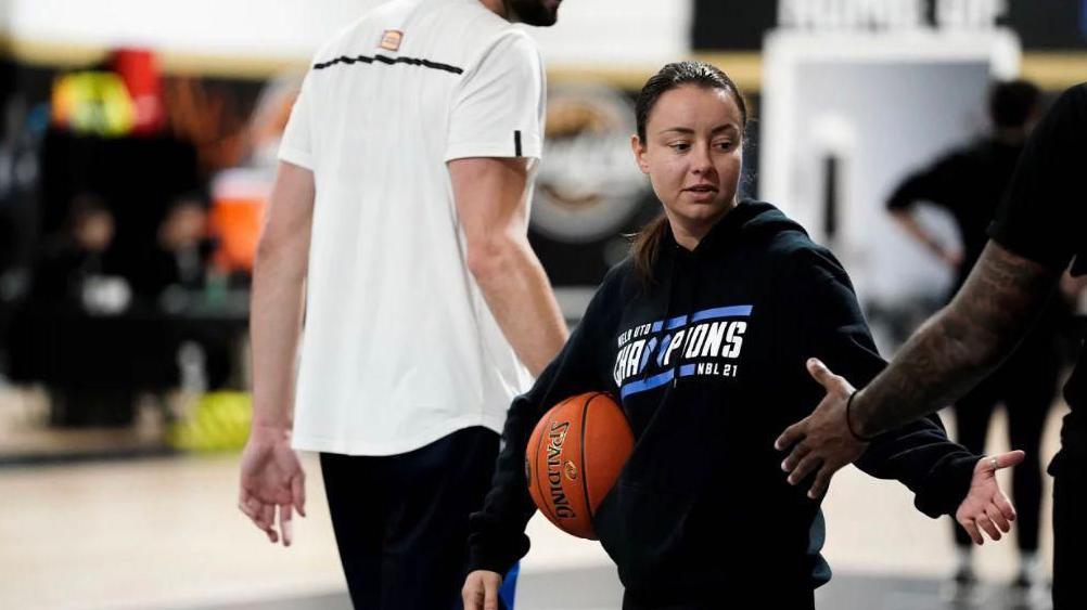 Jelena Todorović, Srpkinja koja menja istoriju muške košarke u Brazilu 1 Jelena Todorović