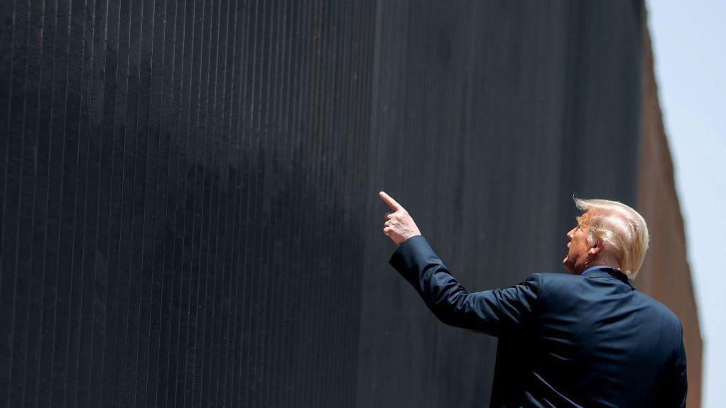 'U crno obojeno': Trampova ideja da oteža preskakanje zida na granici SAD i Meksika 1 tramp, zid na granici amike i meksika