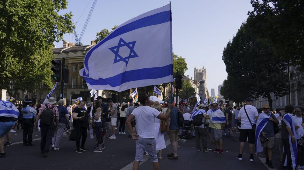 Stotine ljudi protestovalo u Londonu zbog izraelskih talaca, tražili povlačenje priznanja Palestine 1