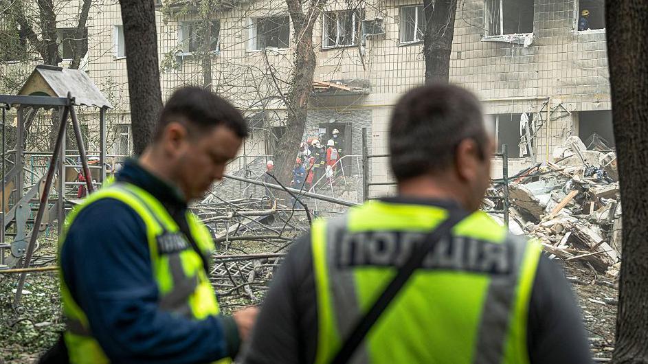 Sastanak Trampa i Putina: Zašto na Aljasci i bez Zelenskog 2 Tokom rata u Ukrajini, ruske rakete su srušile neke zgrade u prestonici Kijevu