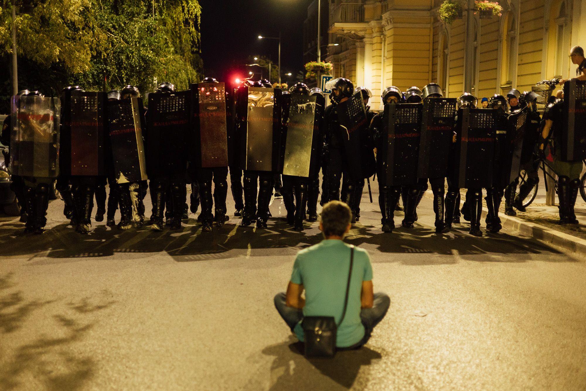 U fotografijama: Protest u Valjevu okončan neredima 9 Valjevo, protest