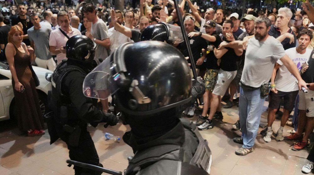 "Vučić prkosi, velika eskalacija": Kako svetski mediji izveštavaju o protestima u Srbiji? 1