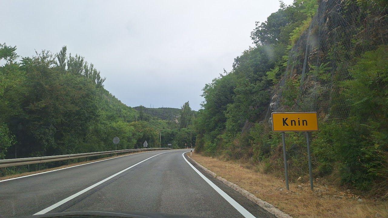 Srbi povratnici u Hrvatskoj: Ovo je naš dom 8 Knin ulaz