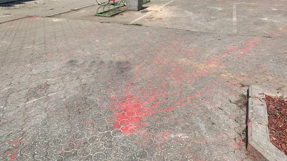 Dan posle incidenata u Vrbasu: Loša atmosfera u vazduhu 2 Ostaci sukoba su na pločnicima