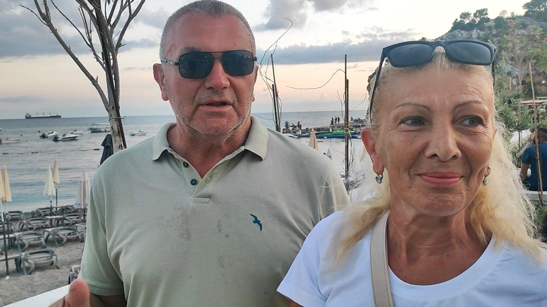 Da li je turistička sezona u Crnoj Gori podbacila 5 Valjevci Miodrag i Vesna Petronijević tradicionalno letuju u Sutomoru, već dve decenije