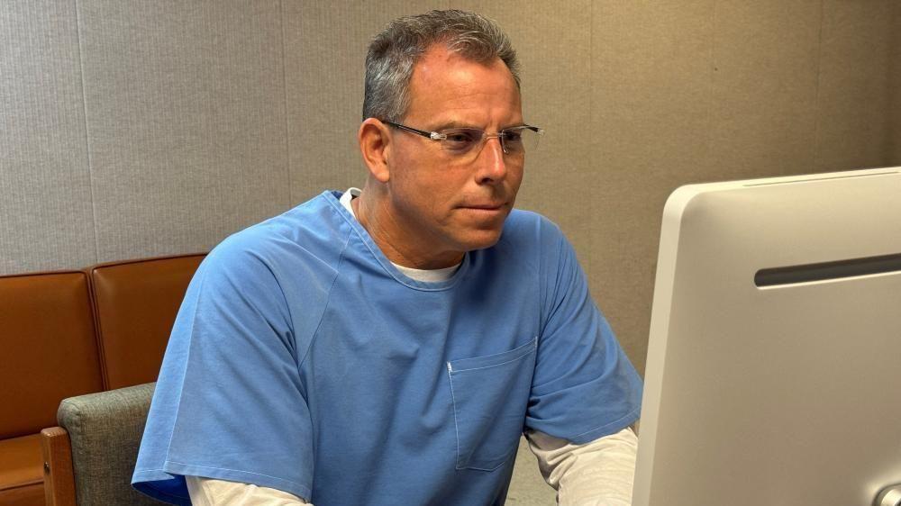 Braća Menendez, osuđena za ubistvo roditelja 1989. godine, ostaju u zatvoru 3 Erik Menendez