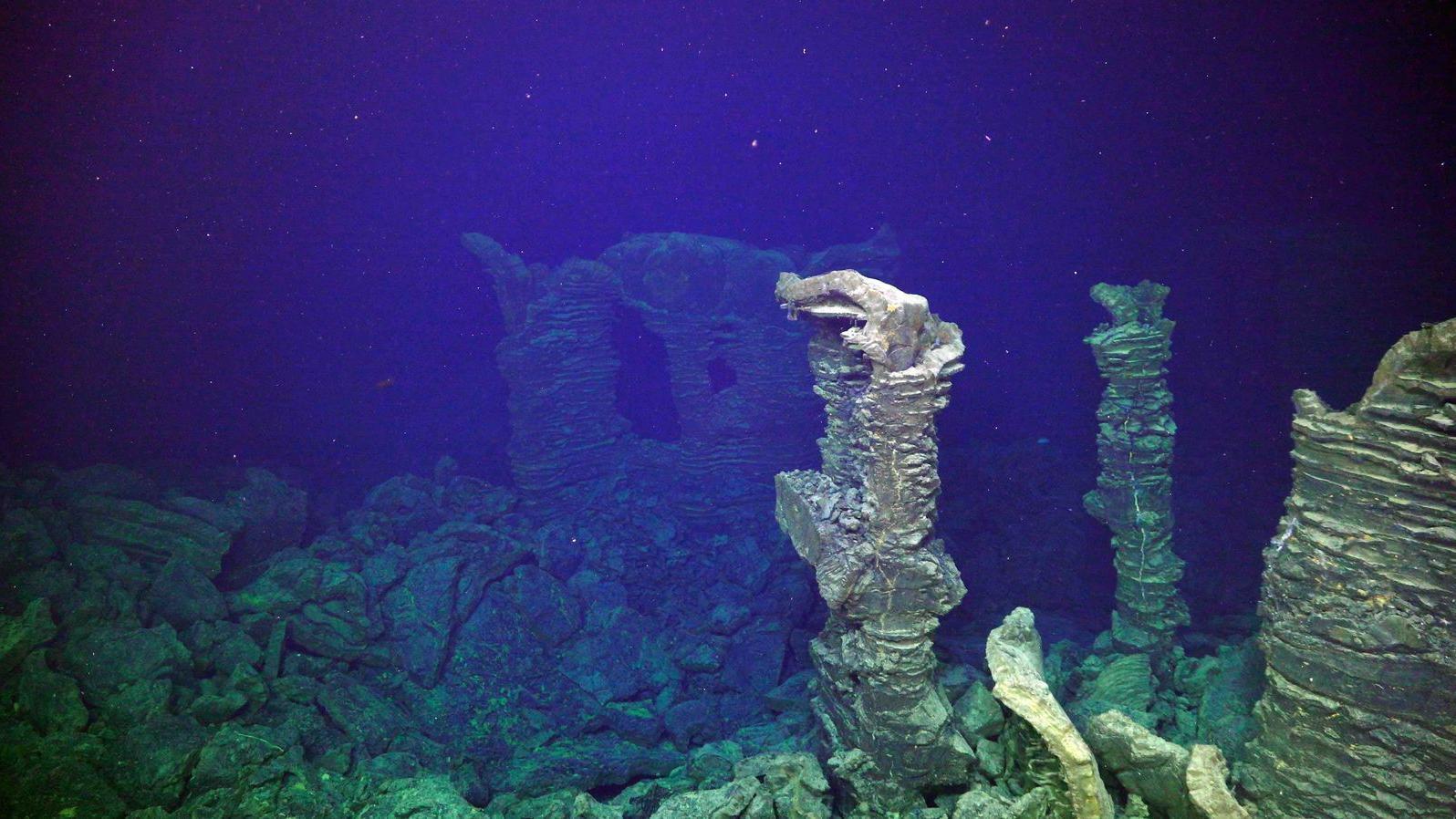 Neki podvodni vulkani bi uskoro mogli da eruptiraju - treba li da strahujemo 5 Lava na dnu okeana