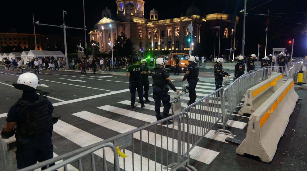 Zašto policija čuva Ćacilend? 1