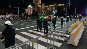 "Obriši fotografije da ti ne polomimo kosti": Grupa muškaraca kod ćacilenda pretila novinarki Insajdera 1