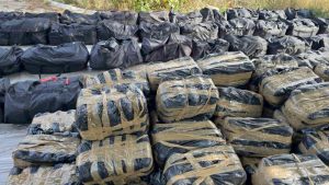 Policija u Beogradu uhapsila je S. B. (52) i zaplenila oko 5,5 kilograma heroina, izjavio je danas ministar unutrašnjih poslova Srbije Ivica Dačić.