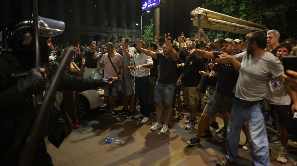 "Student Veljko sa Filozofskog u Nišu, koga je Žandarmerija noćas pretukla i uhapsila, pušten iz policije": Njegove kolege osudile policijsku brutalnost 1 "Student Veljko sa Filozofskog u Nišu, koga je Žandarmerija noćas pretukla i uhapsila, pušten iz policije": Njegove kolege osudile policijsku brutalnost 1