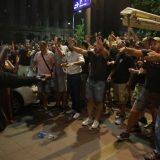 "Student Veljko sa Filozofskog u Nišu, koga je Žandarmerija noćas pretukla i uhapsila, pušten iz policije": Njegove kolege osudile policijsku brutalnost 6