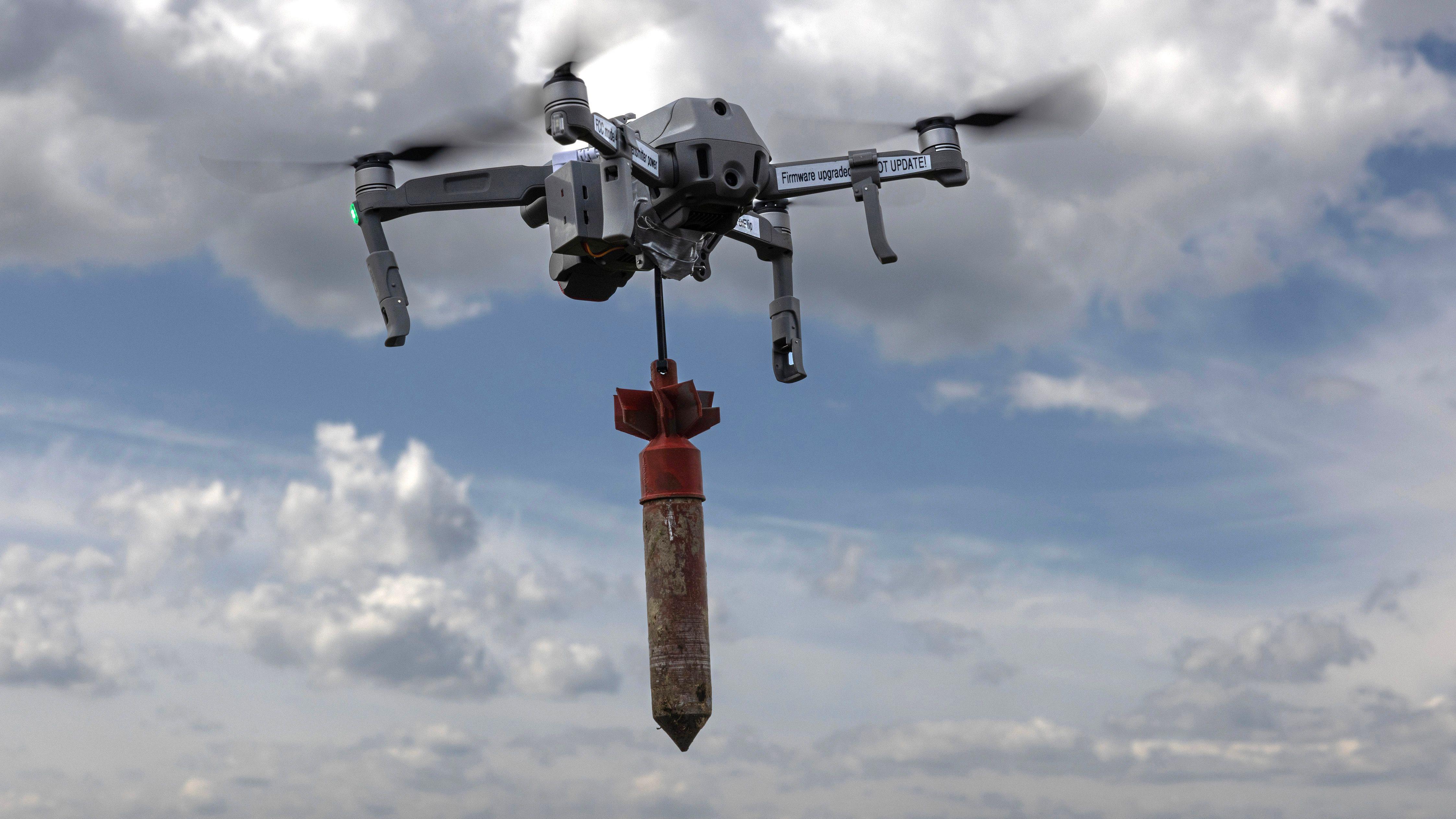 Šta vojne glavešine mogu da nauče iz rata u Ukrajini 4 Ukrajina je pretvorila jeftine dronove u specifične bombardere