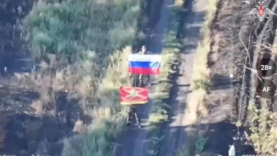 Ruska vojska prodrla u ključni region Dnjepropetrovsk 1 vojnici sa ruskim zastavama na ukrajinskom frontu