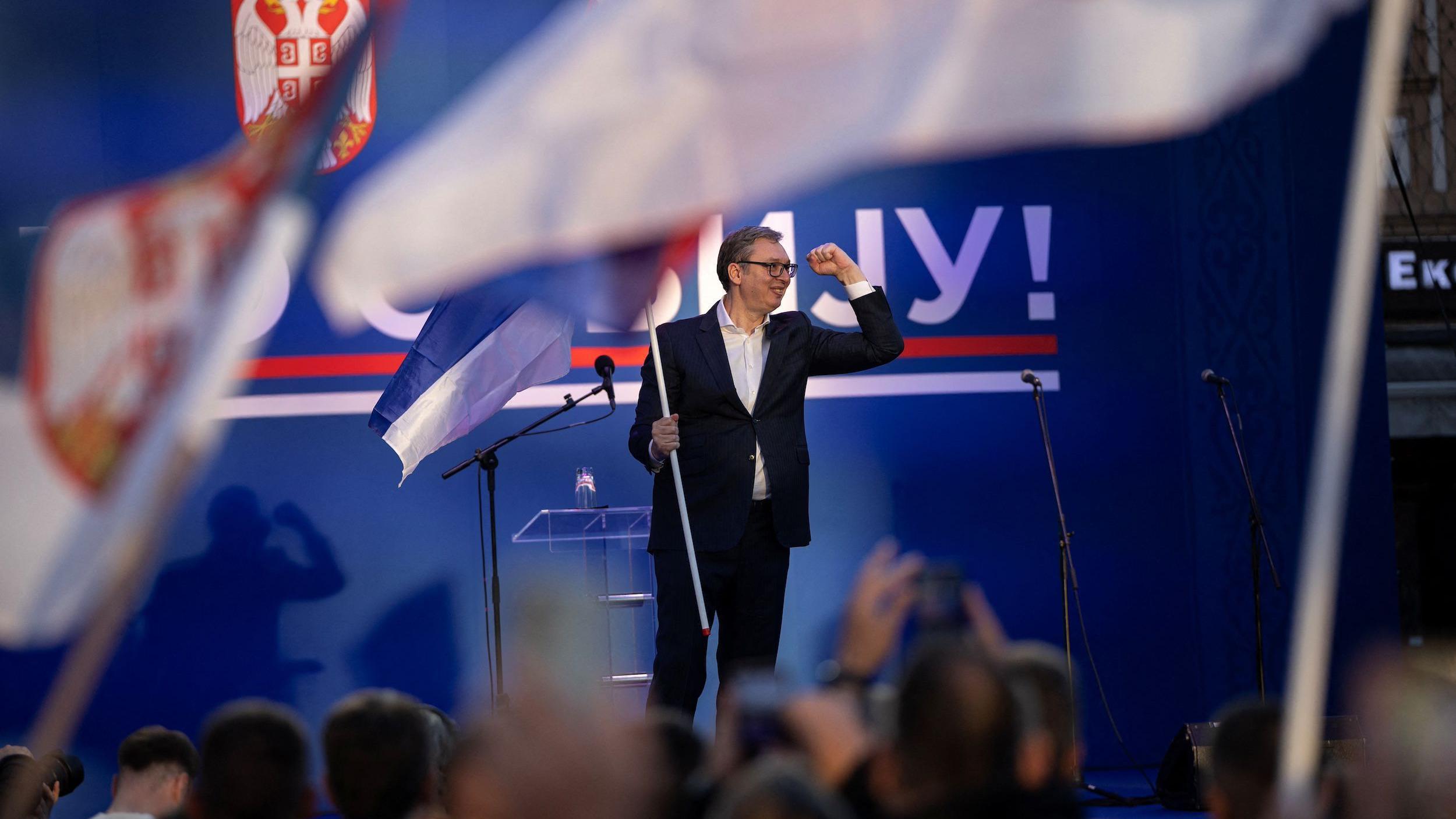 Otkud i naprednjaci na ulicama Srbije 2 Predsednik Aleksandar Vučić na SNS skupu 17. maja u Nišu