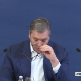 Vučić najavio razgovore sa farmaceutima oko smanjenja cene lekova 3