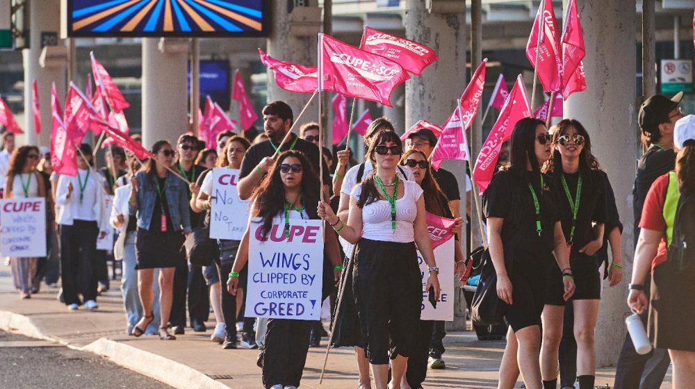 Vlada Kanade primorala sindikat stjuardesa i kompanije Er Kanada na arbitražu 1