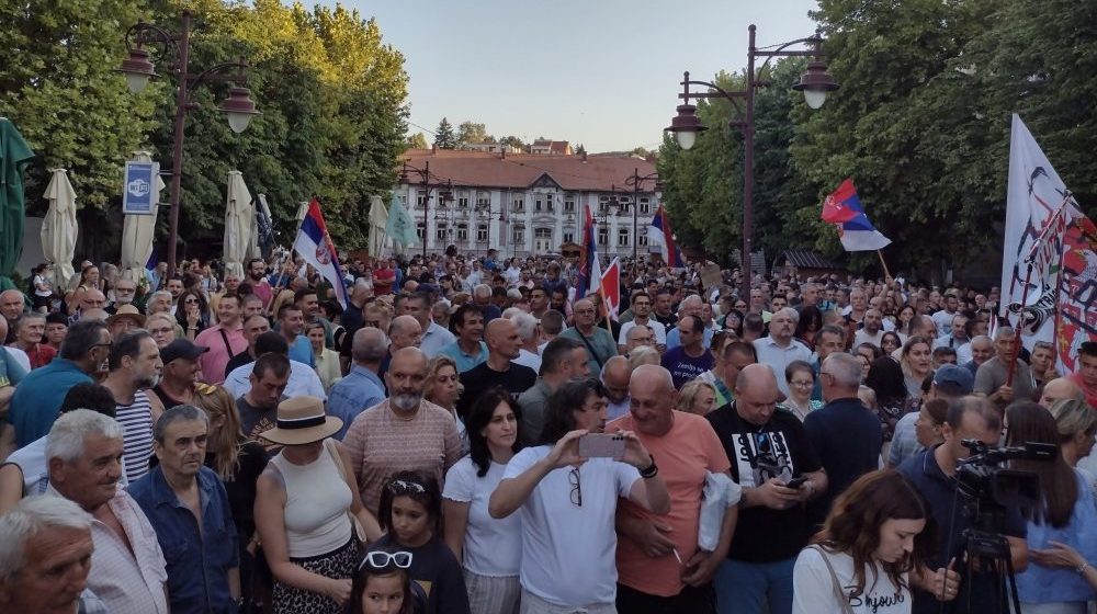 Podrška slobodnomislećim sugrađanima u Aranđelovcu: Kragujevački zborovi pozivaju na sutrašnji skup na Trgu slobode 1