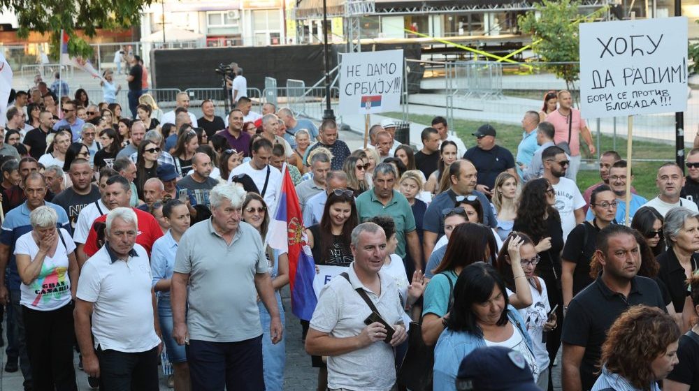 Oglasio se Vučić posle skupova protiv blokada 1