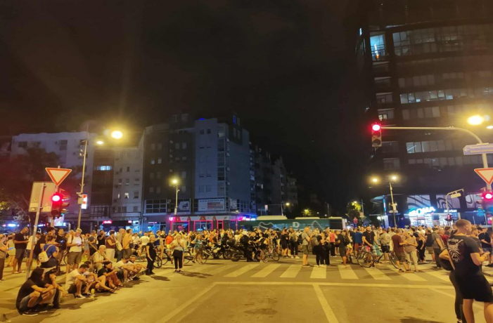 (FOTO, VIDEO) Protesti širom Srbije: Svi privedeni studenti iz Niša pušteni na slobodu, u Novom Sadu jednom od osumnjičenih pozlilo 2