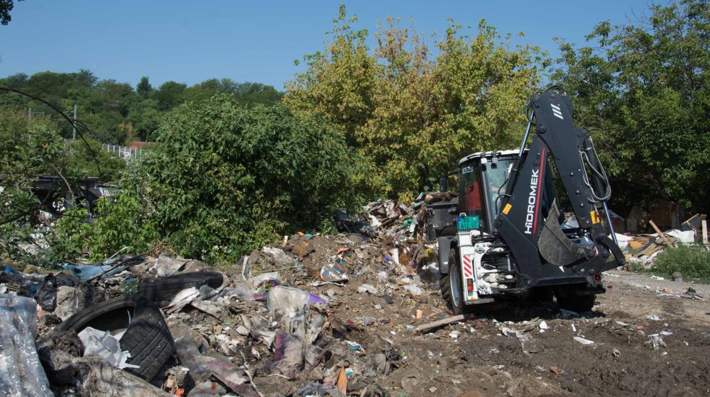 Počelo uklanjanje divlje deponije na Tošinom bunaru, prve od devet na Novom Beogradu 1