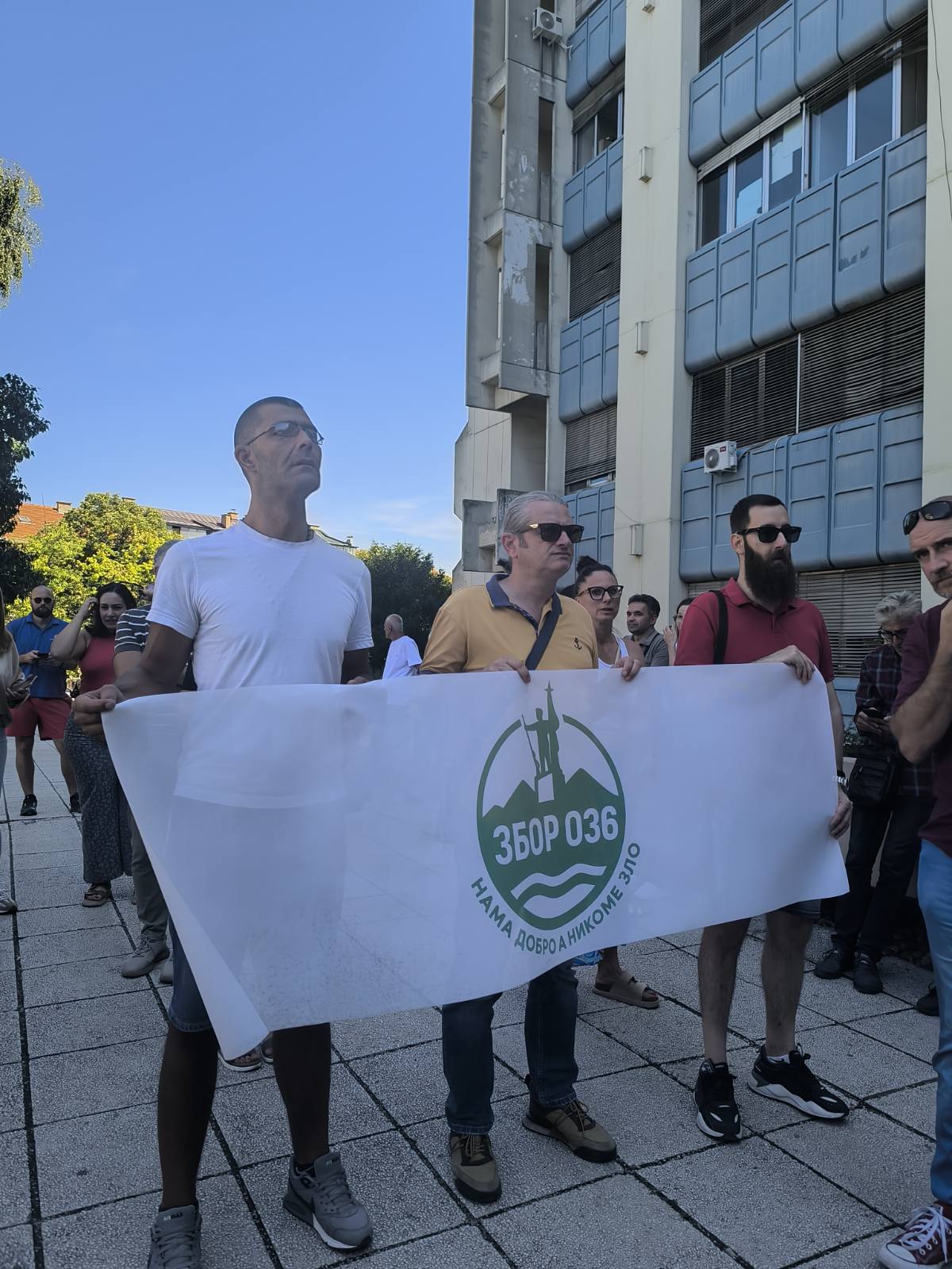 Štrajk upozorenja u bolnici u Kraljevu, sindikati izneli zašto Mirjana Krčevinac treba da ode (FOTO; VIDEO) 2