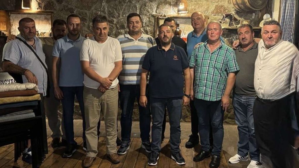 Srpske stranke hrle u političku borbu: Kako teče kampanja na Kosovu? 4 Srpske stranke hrle u političku borbu: Kako teče kampanja na Kosovu? 3