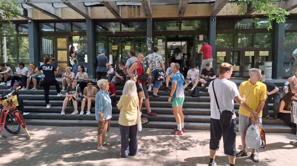 Građani se okupili ispred suda u Novom Sadu, ali ga nisu blokirali 1