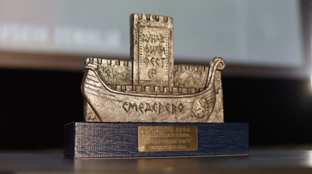 Film „Drugi januar “ mađarske autorke Žofije Silađi dobitnik nagrade „Dunavska lađa“ za najbolji film na 8. Dunav Film Festu 1