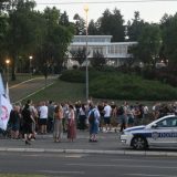 Krenula šetnja zborova građana: Večeras poslednja akcija, ali je "meta" najveća 13