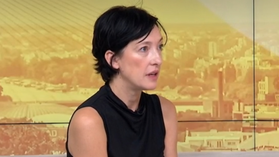 Novinarki oduzet telefon kad je pokušala da uzme izjavu od Vučića 1