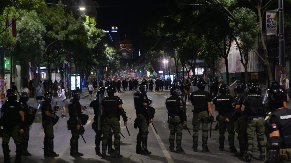 Izjednačavanje SNS sa državom: Kako je Srbija postala naprednjačko gazdinstvo? 1