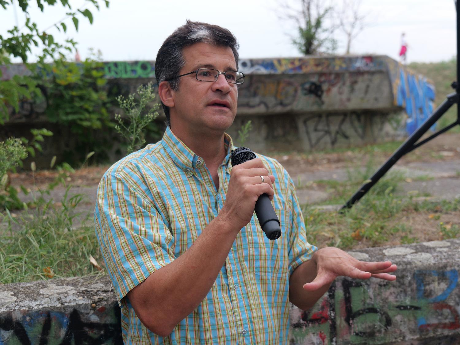 "Ako se žalimo, dovedu policiju umesto dijaloga": Blokovski zborovi na Savskom nasipu (FOTO) 2 "Ako se žalimo, dovedu policiju umesto dijaloga": Blokovski zborovi na Savskom nasipu (FOTO) 2