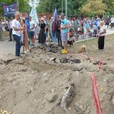 "Ako se žalimo, dovedu policiju umesto dijaloga": Blokovski zborovi na Savskom nasipu (FOTO) 5