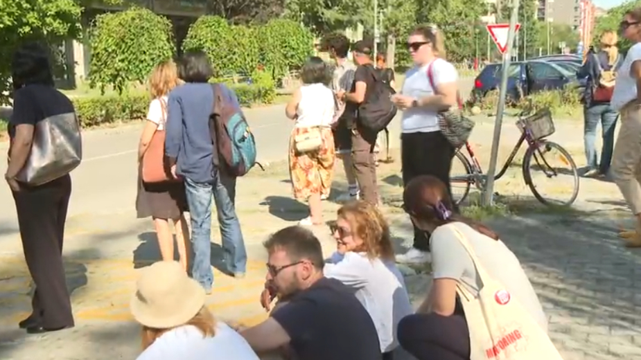 Profesori pokušali da uđu na Filozofski fakultet u Novom Sadu, ali bez uspeha 1