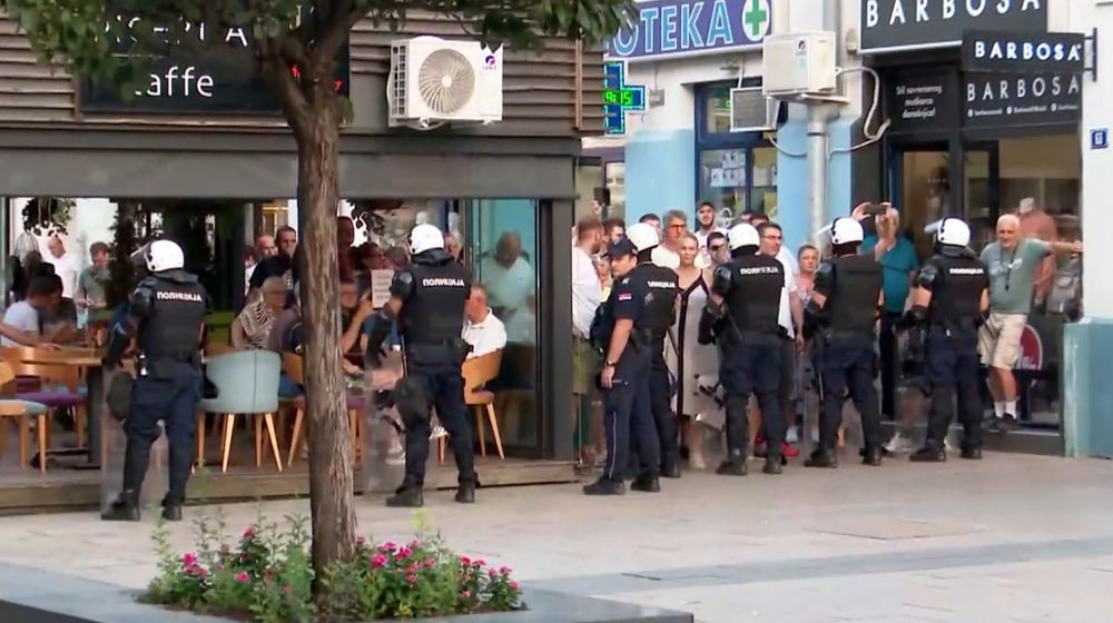 Veliki broj policajaca u Čačku, blokirani svi prilazi prostorijama SNS 1