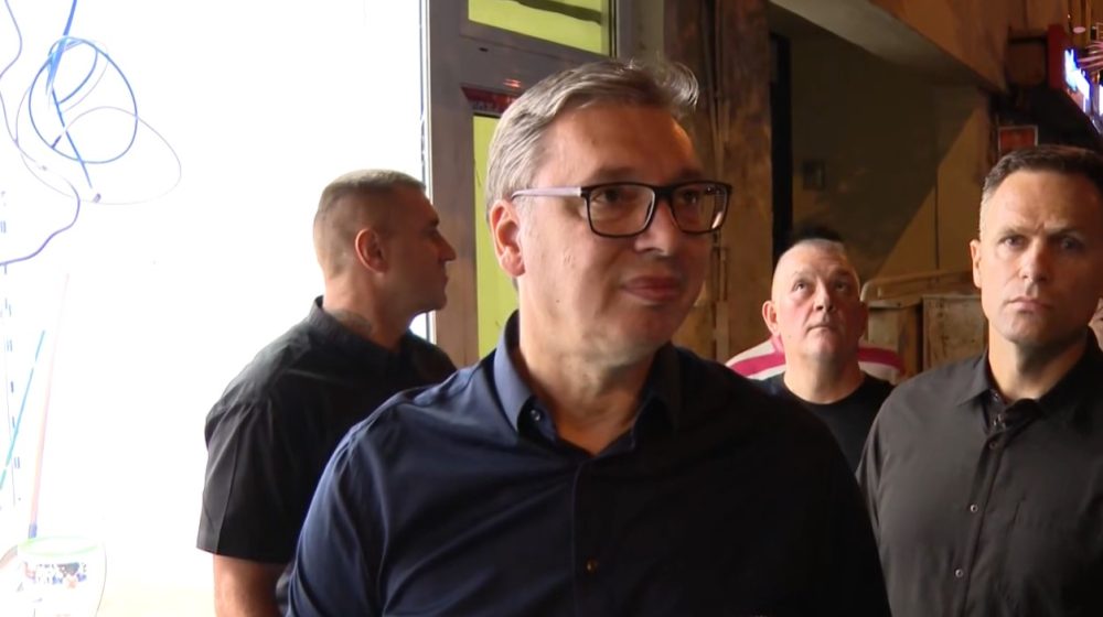 Vučić posetio prostorije SNS nakon protesta: Gonićemo ih brže i snažnije 1