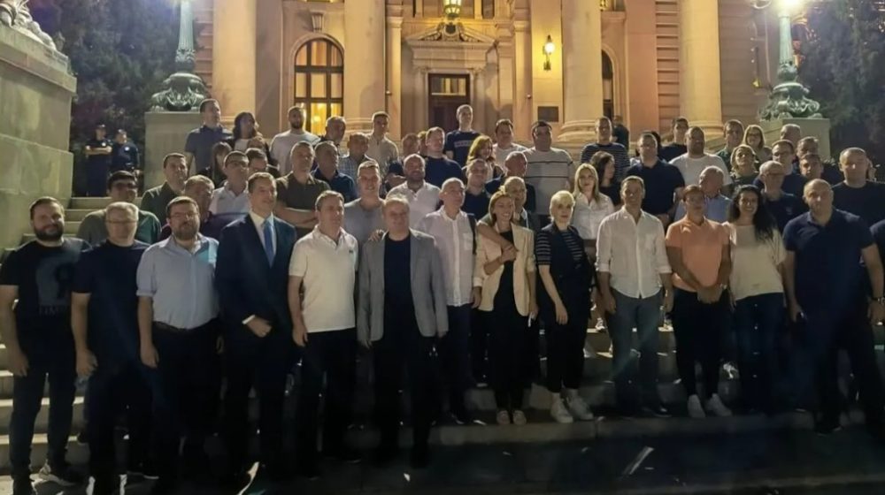 Kako ministri demonstriraju lojalnost prema vrhovnom komandantu: Lažna slika lažne vlade koju je Vučić pretvorio u svoj servis 1