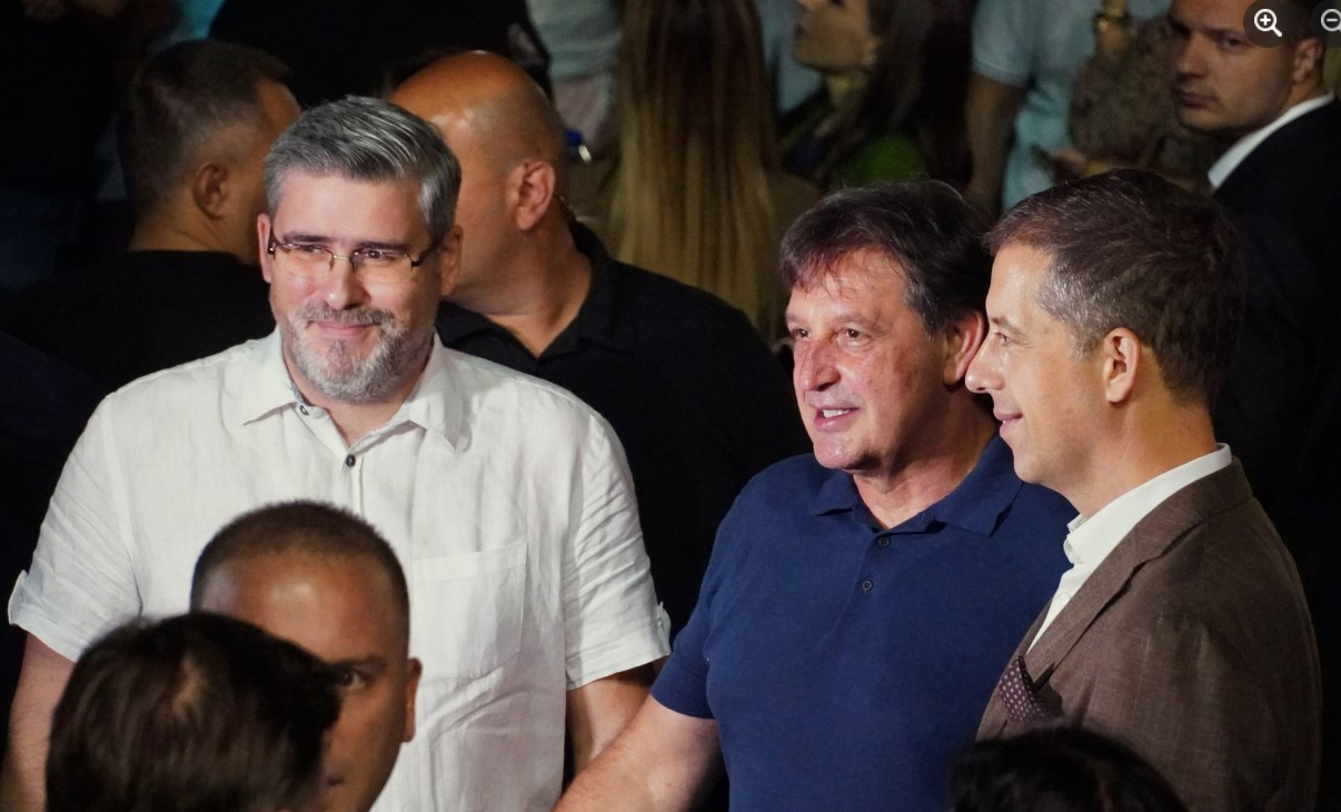 Kako ministri demonstriraju lojalnost prema vrhovnom komandantu: Lažna slika lažne vlade koju je Vučić pretvorio u svoj servis 2