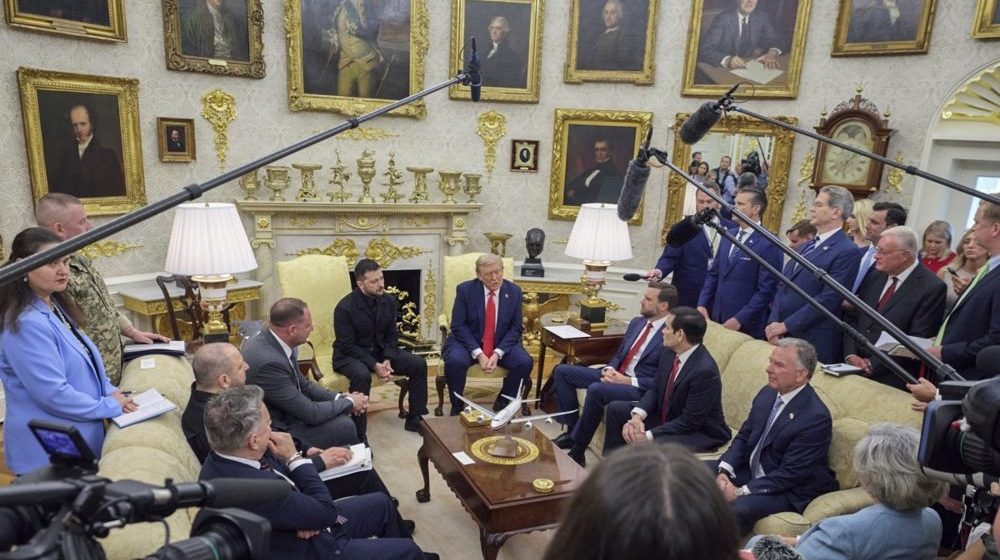 "Ko kosi, a ko vodu nosi": Fotografija koja je obeležila sastanak Trampa i evropskih lidera 1