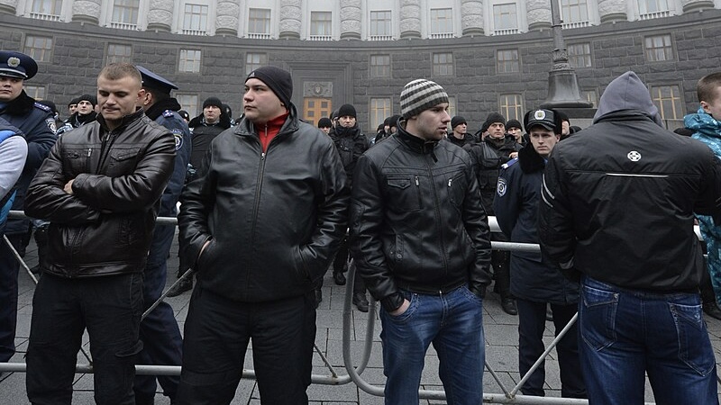 Nabildovani i sa dnevnicama da biju, a nisu huligani Vučićevog režima: Znate li ko su Tituški? 1