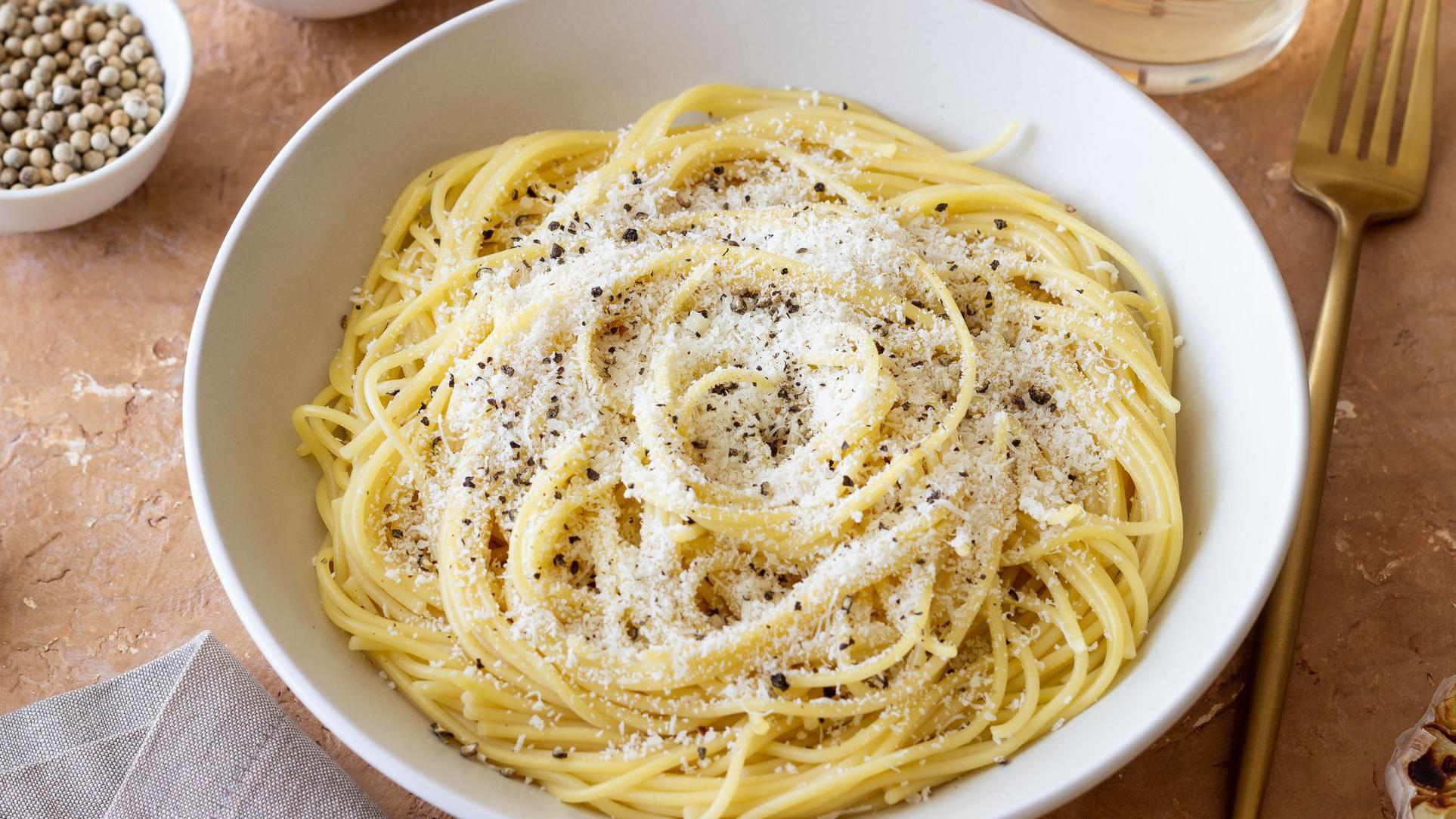 'Cacio e pepe': Recept za pastu izazvao bes u Italiji 1 pasta sa sirom i biberom