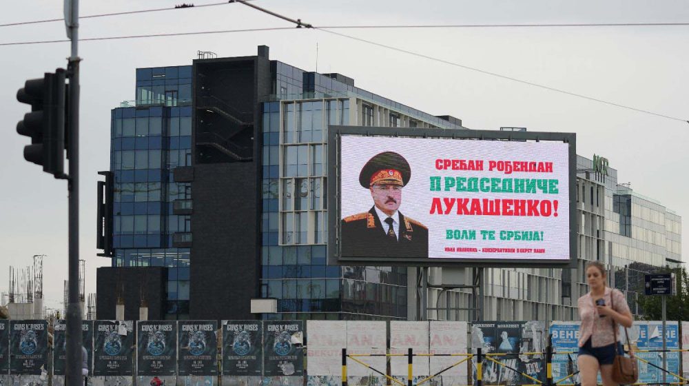 "Groteskno-karikaturalni ispadi": Srđan Milivojević o bilbordima Lukašenku u Srbiji 1