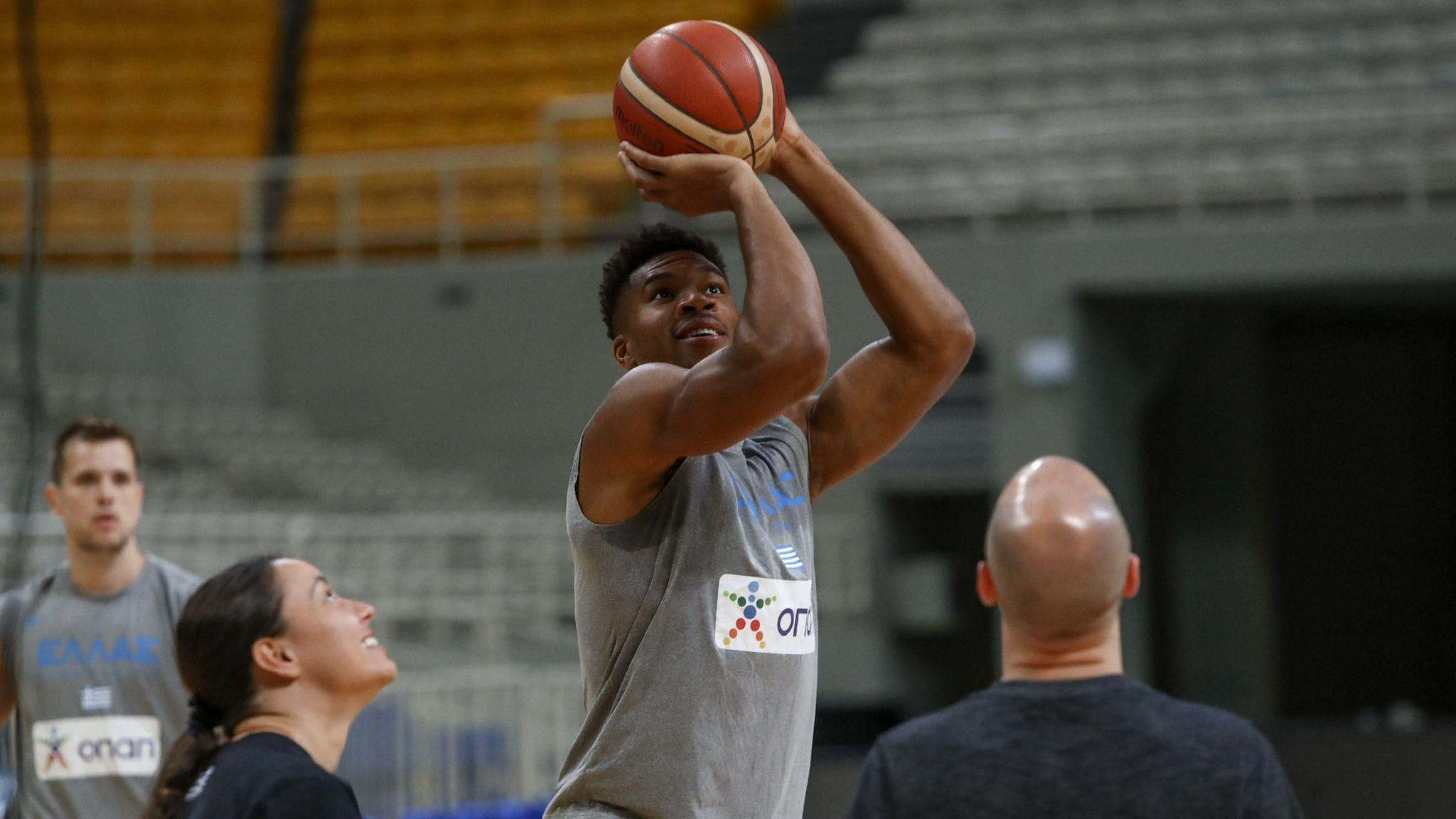 Tokom 2022. godine Jelena je dobila priliku da trenira Janisa Adetokumba, jednog od najboljih košarkaša sveta