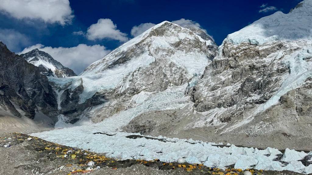 'Čudotvorni' gas omogućuje uspon na Mont Everest u rekordnom vremenu 4 Planinski vrhovi