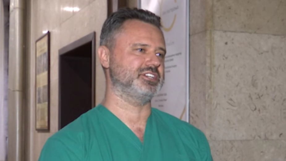 Bol u uhu i infekcije: Doktor objašnjava zašto se leti javljaju problemi 1